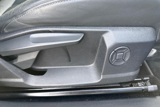 AUDI Q4 e-tron Photo 36
