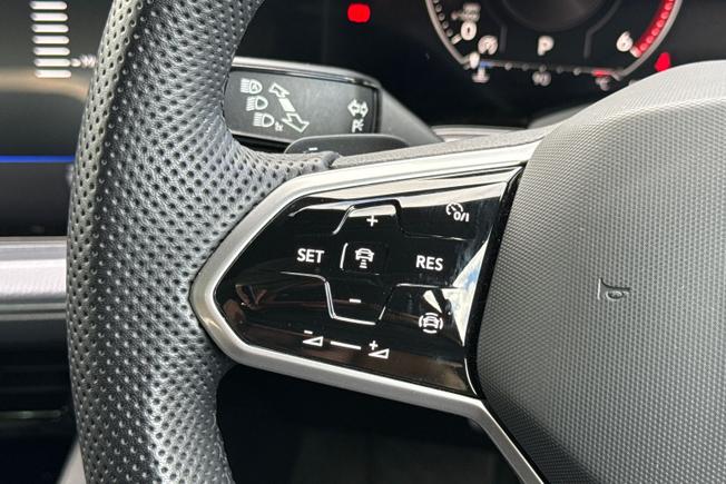 Volkswagen Touareg Photo 16