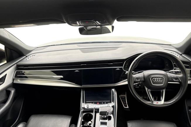 AUDI Q8 Photo 10