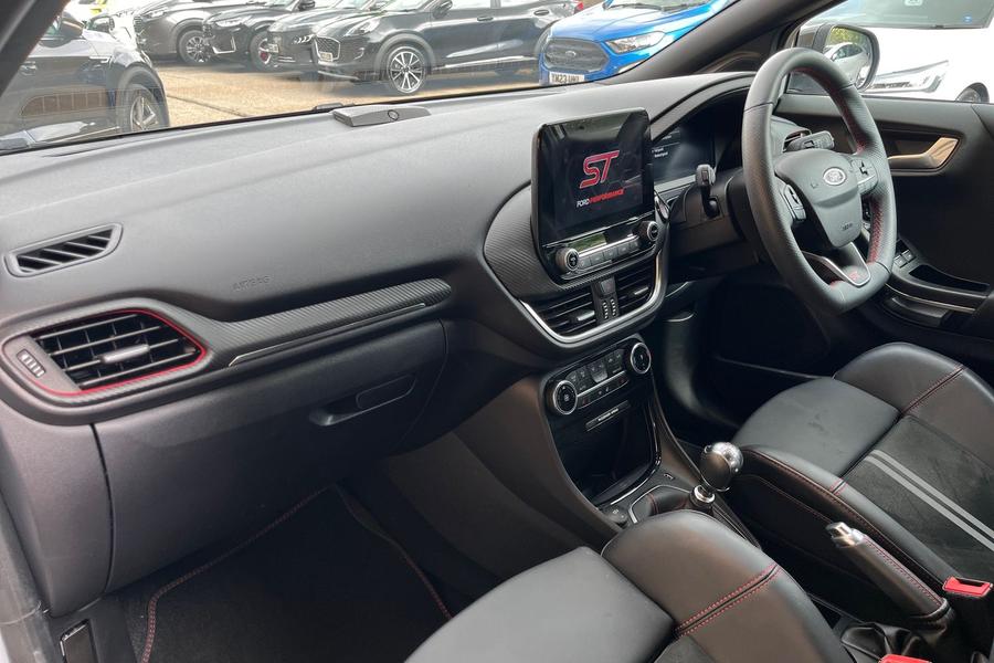 Ford Puma Photo autoimg-e649f739045324dd457b00087903bc42f8e5b78a.jpg