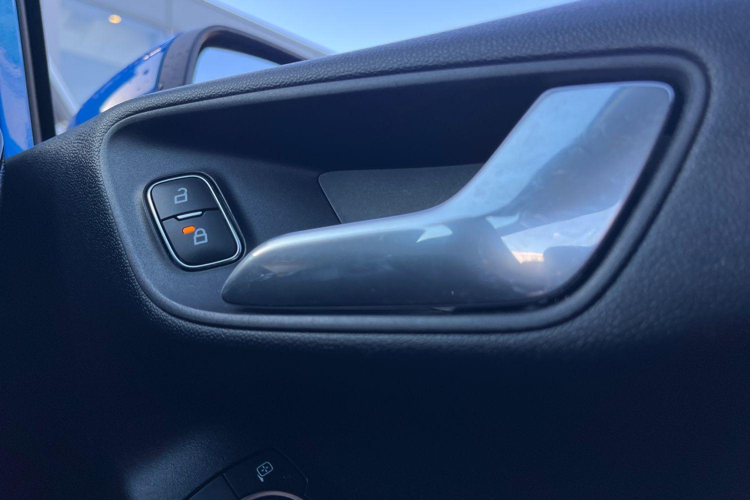 Ford FIESTA Photo 22