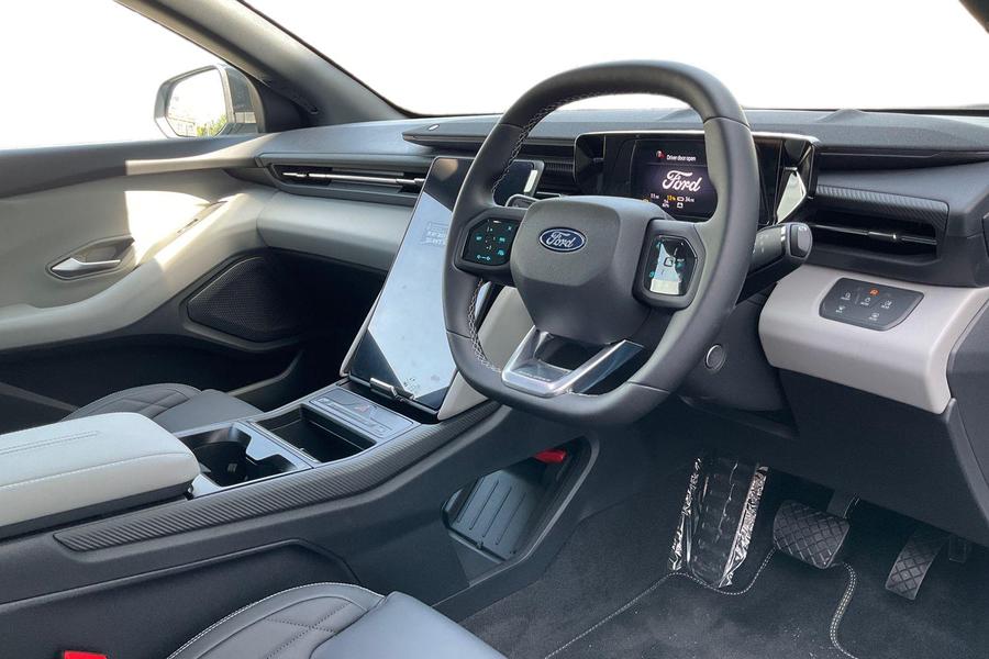 Ford EXPLORER Photo autoimg-e64b618bd98f2a333bb2c39b9c7a4019b2a6d75b.jpg