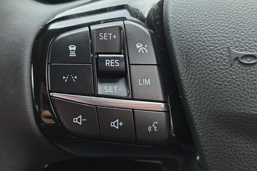 Ford Kuga Photo autoimg-e64cebad3409fa142aa7f24ecf367ce4eef7a192.jpg