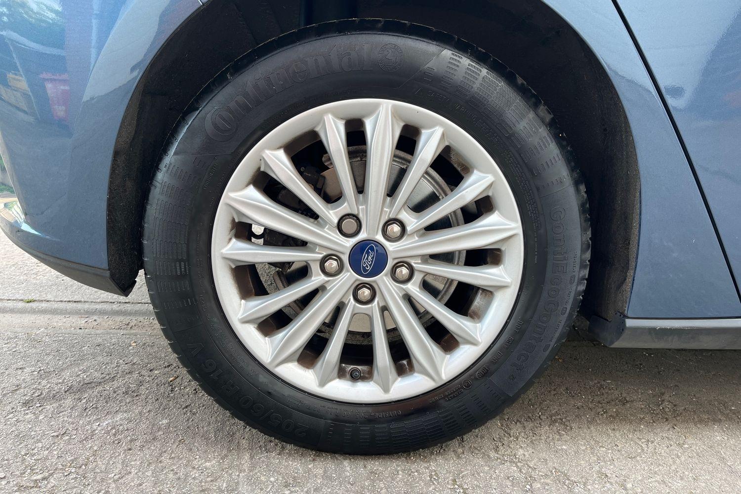 Ford FOCUS Photo 7