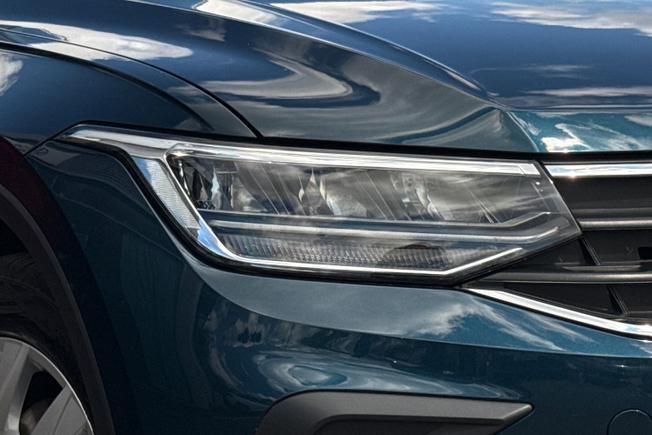 VOLKSWAGEN Tiguan Photo 19