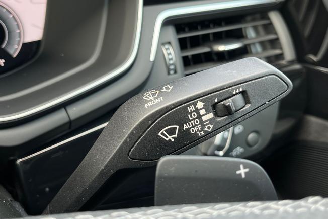 AUDI A4 Photo 32