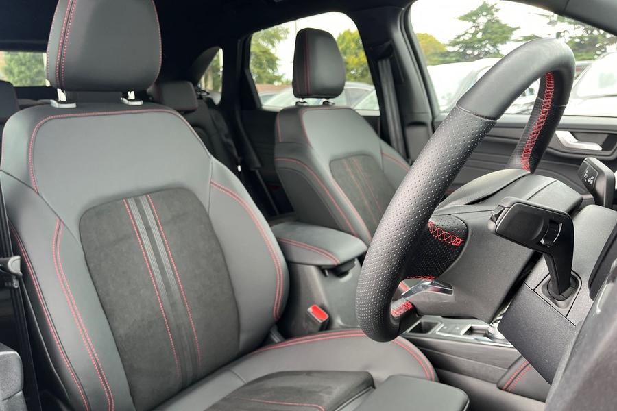 Ford KUGA Photo autoimg-e650176ec7a7c0458df319397098ca7dc2c618ce.jpg