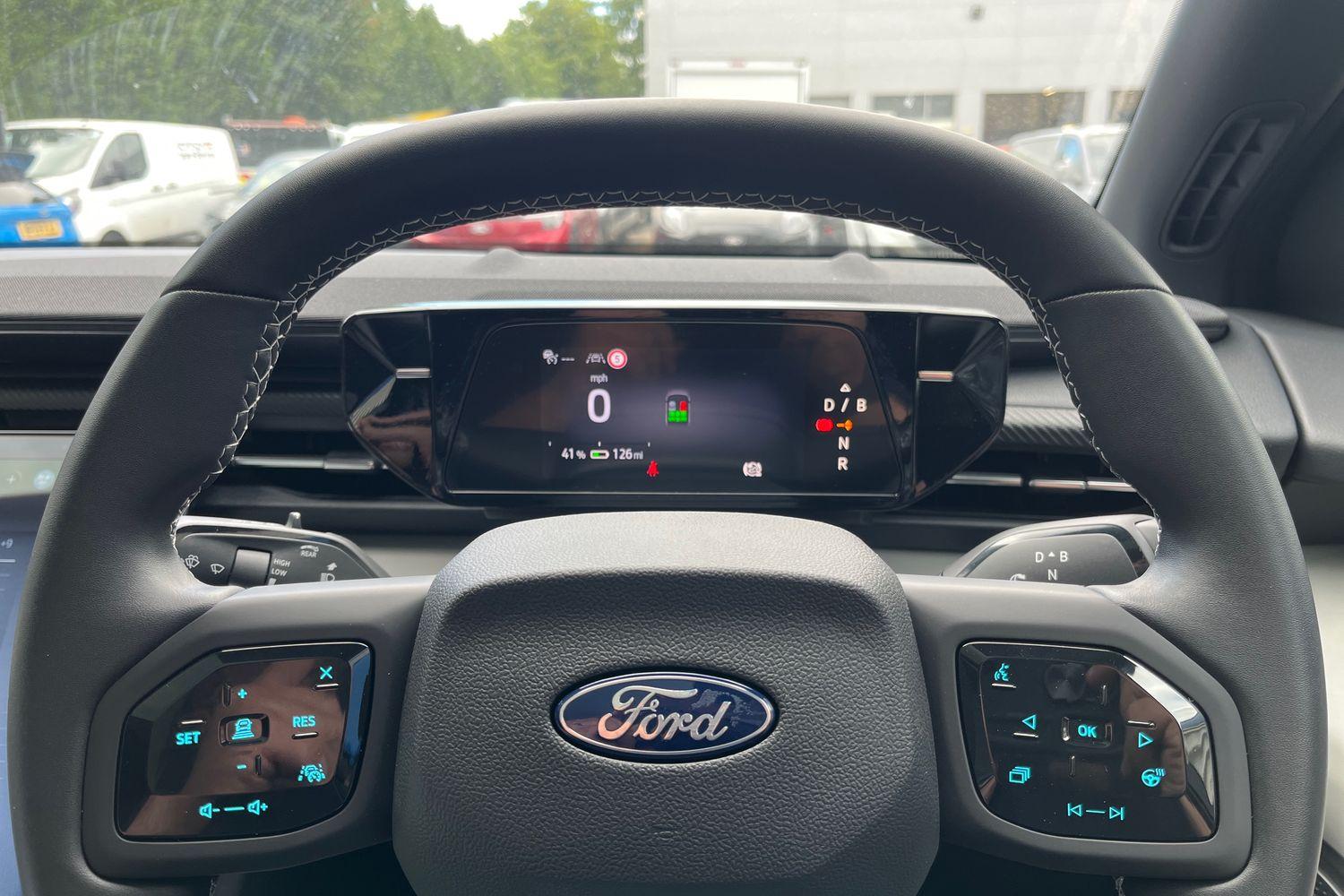 Ford EXPLORER Photo 11