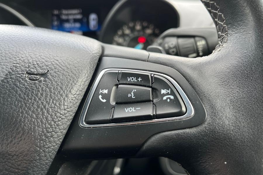 Ford KUGA Photo autoimg-e656b64c783622b40a0185d281da51c843a57598.jpg