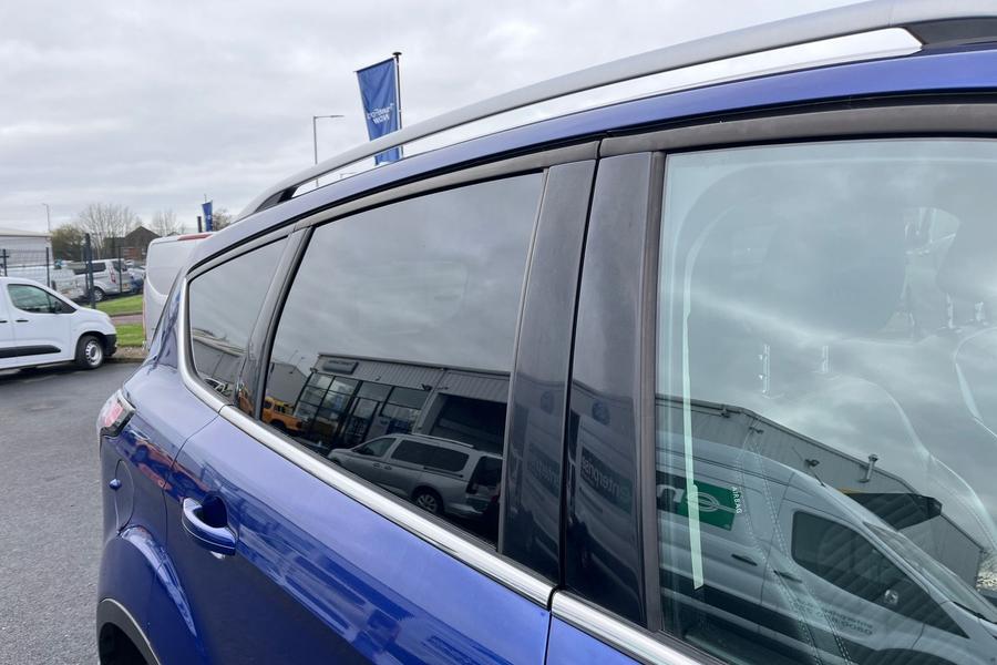 Ford KUGA Photo autoimg-e65b68fe746a81f44055530283e0de05cb25f9c9.jpg