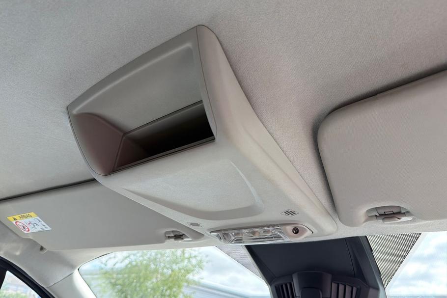 Used Ford TRANSIT CUSTOM YR70YYM 37