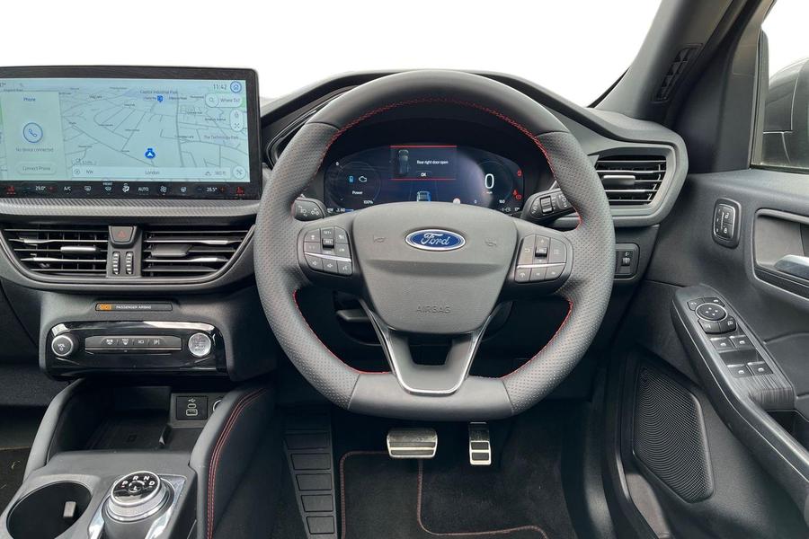 Ford Kuga Photo autoimg-e65b8ff22cde6cb677f92d197cc9d3447963f70d.jpg