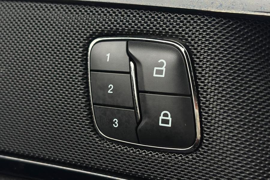 Ford MONDEO Photo autoimg-e65bc90959aab6d5862ef8f2f06a63bf53e836b5.jpg