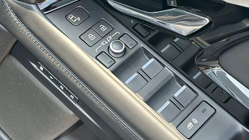 Land Rover Range Rover Evoque Photo autoimg-e65be5d74a4ee7fa747a6b463447da4055bea4b5.jpg