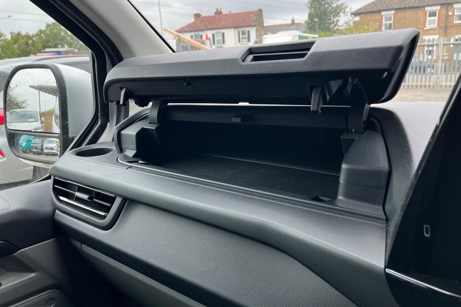 Ford TOURNEO CUSTOM Photo autoimg-e662f46d600d8573b4bdba5b705c1ba7fa2ad81d.jpg