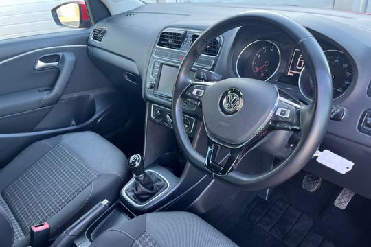 Volkswagen Polo Photo autoimg-e664865c9c88c647e2f42146e72e221e0c5a20ec.jpg
