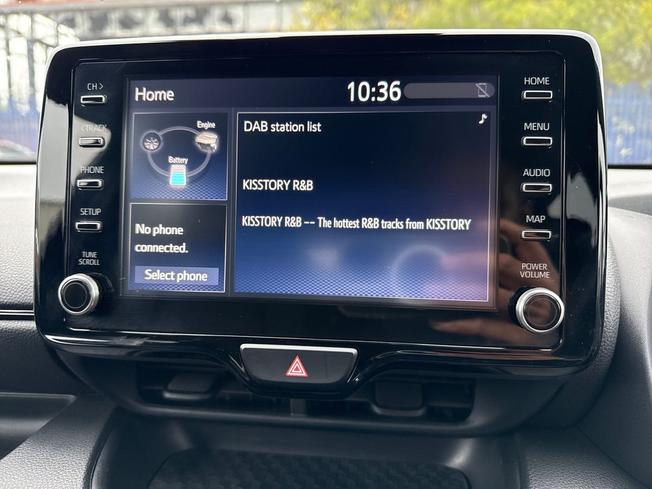 TOYOTA Yaris Photo 13