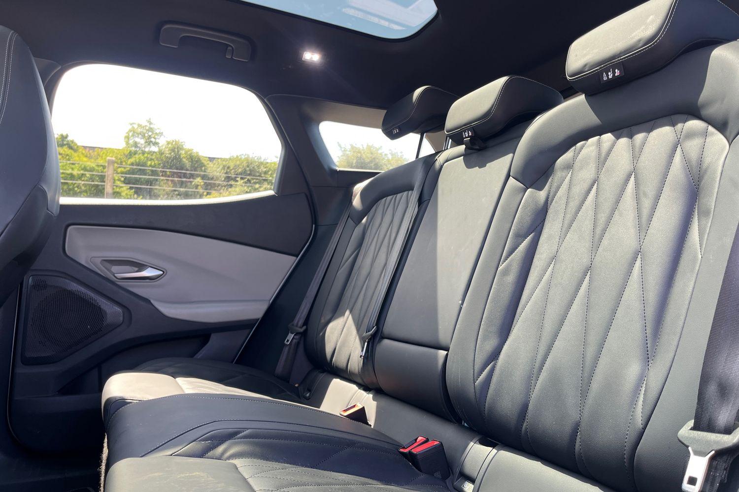 Ford Explorer Photo 19