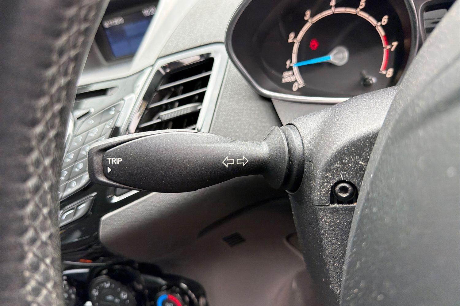 Ford FIESTA Photo 13