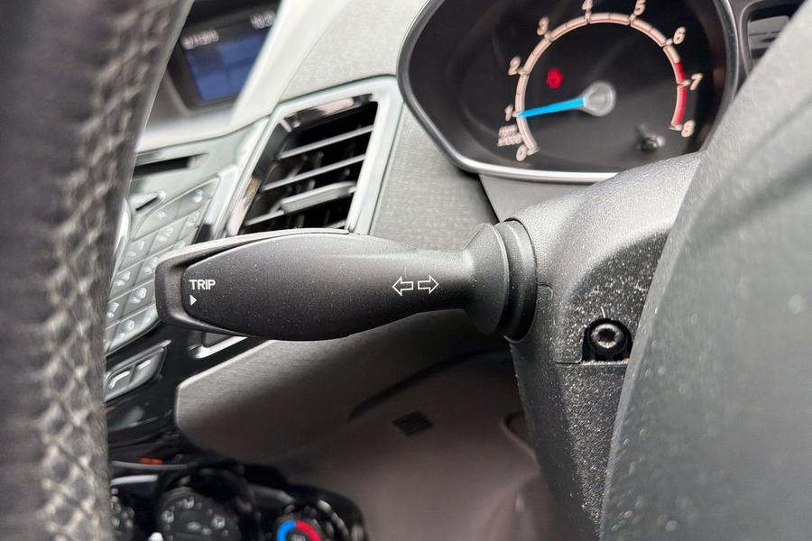 Ford FIESTA Photo autoimg-e668a3fc9e336c9510aee8802b305a085980e9fe.jpg