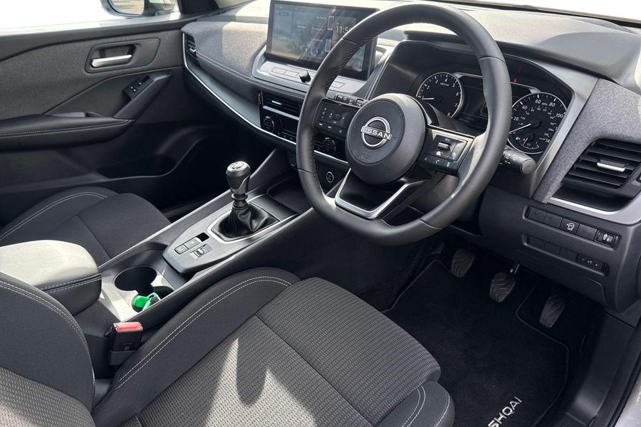Nissan QASHQAI Photo autoimg-e66964a3ec2d15423864a5b67a6daf5baa2d4e85.jpg
