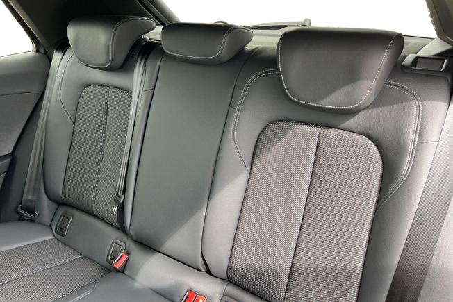 AUDI Q2 Photo 9