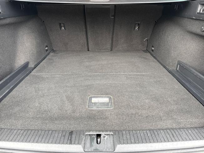 VOLKSWAGEN Passat Photo 12