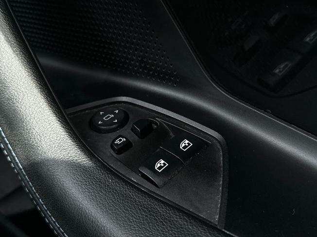 BMW 2 Series Photo 38
