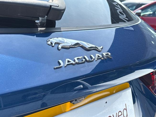 JAGUAR F-Pace Photo 30