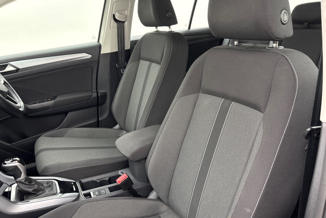 VOLKSWAGEN T-Roc Photo 31
