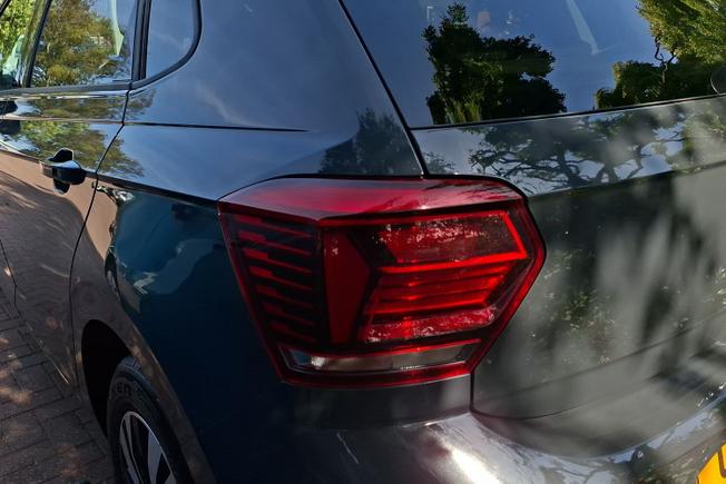 VOLKSWAGEN Polo Photo 18