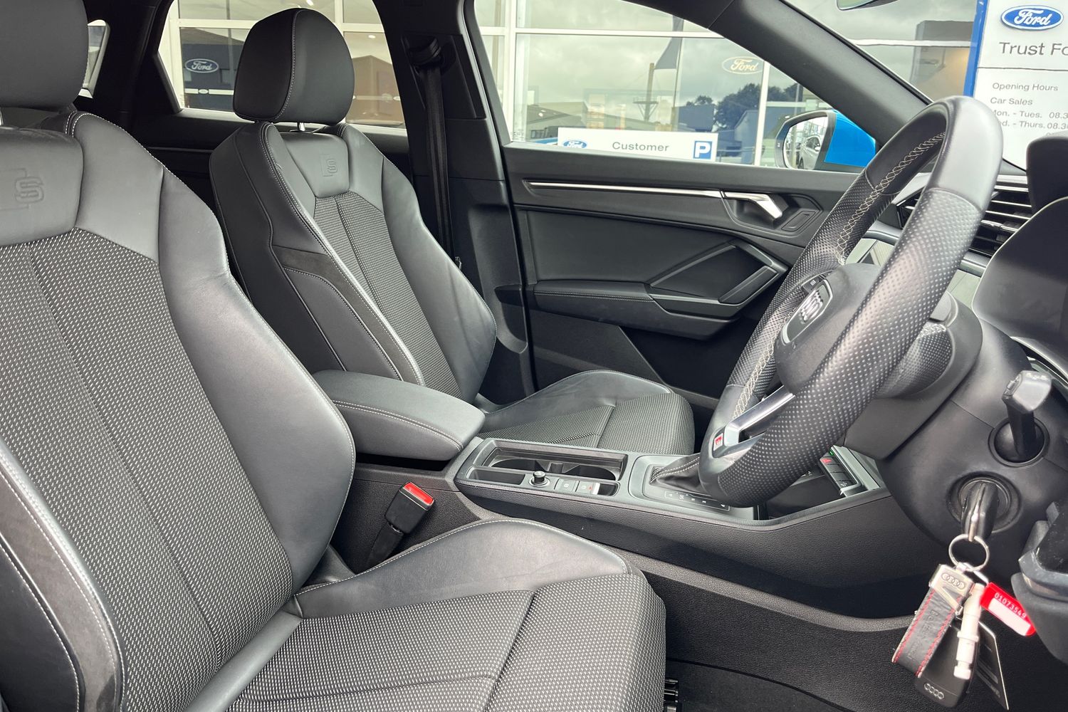 Audi Q3 Photo 16