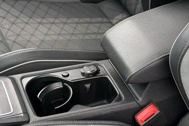 VOLKSWAGEN Golf Photo 41