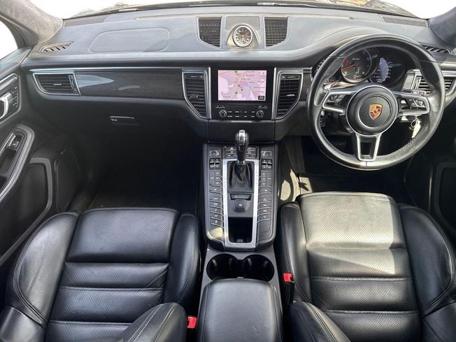 PORSCHE Macan Photo 10