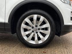 VOLKSWAGEN T-Roc Photo 5
