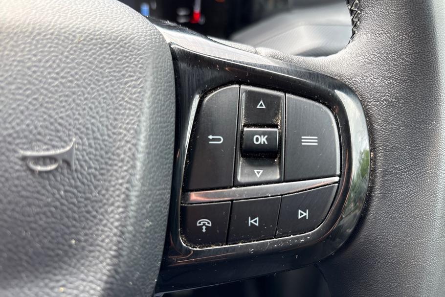 Used Ford TRANSIT CUSTOM LA24HWM 29