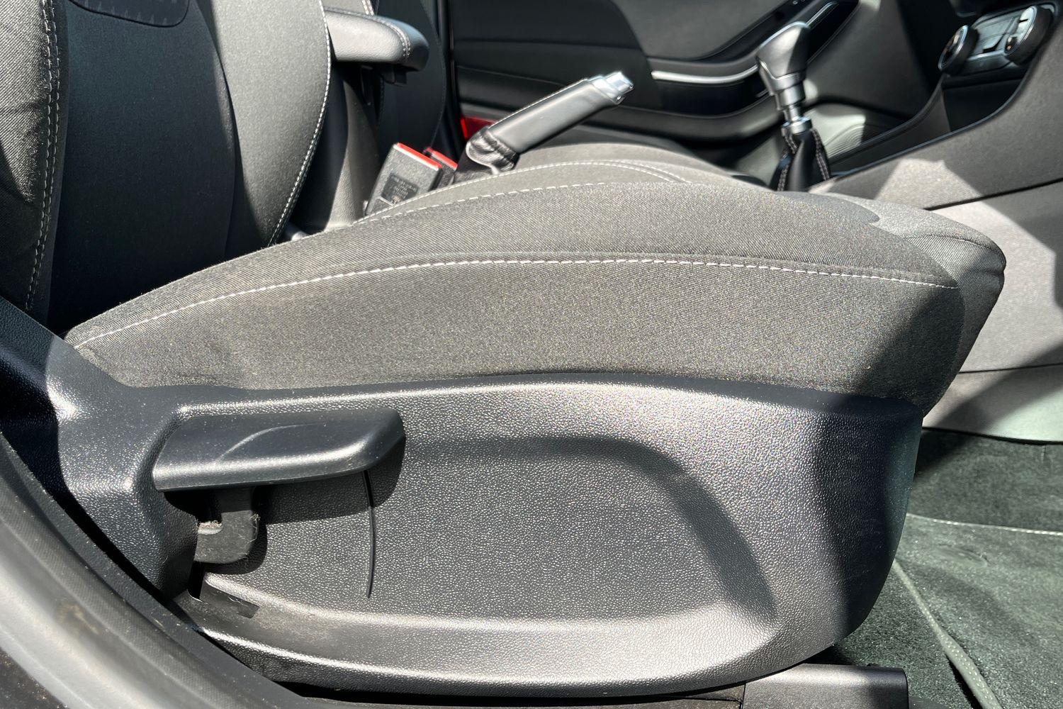 Ford FIESTA Photo 37