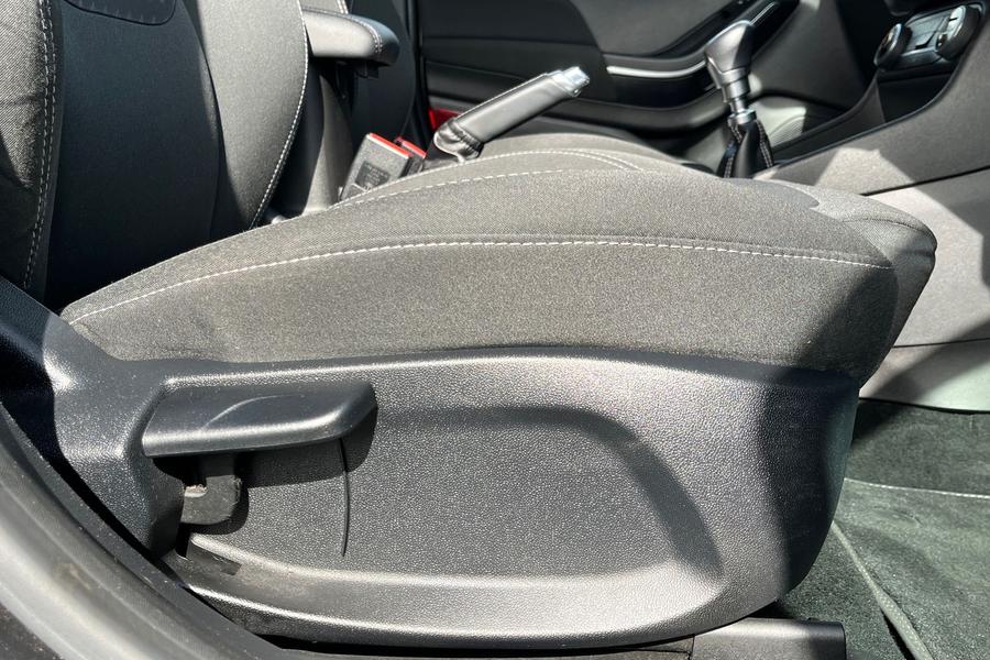 Ford FIESTA Photo autoimg-e686fac4e0447f68eb95342a8c1cee96abd62769.jpg