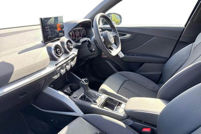 AUDI Q2 Photo 2