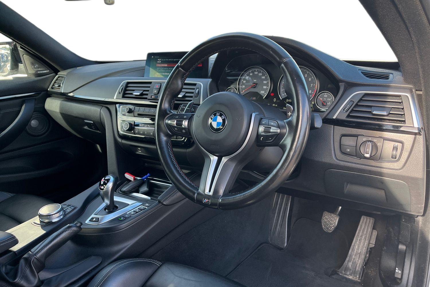 BMW M4 Photo 8