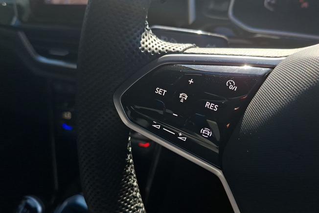 Volkswagen T-Roc Photo 16