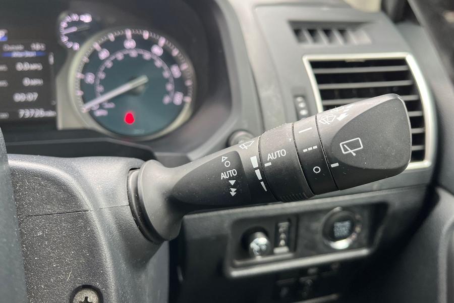 Toyota Land Cruiser Photo autoimg-e68fe6412dd35b9388510abca47a9dc888861d9b.jpg
