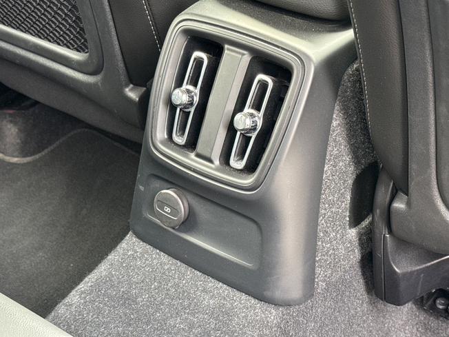 VOLVO Xc40 Photo 39