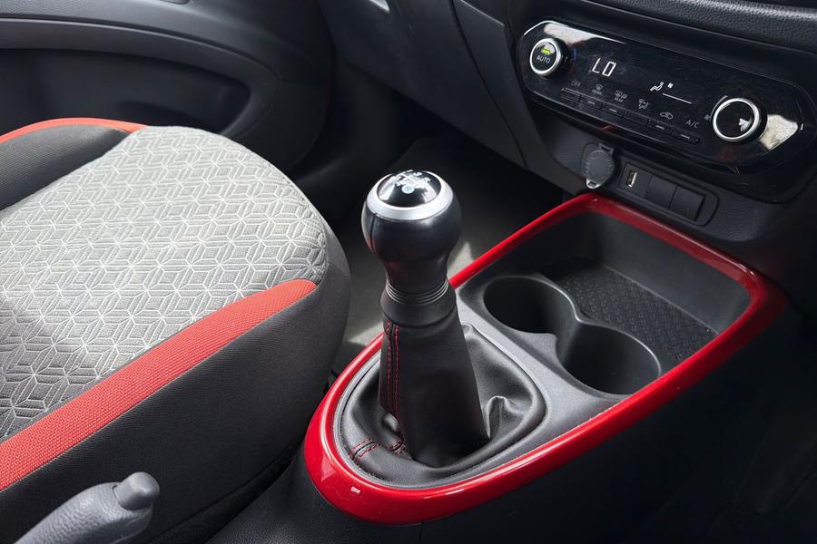 Toyota AYGO X Photo autoimg-e697373877d541e85802a6a85bc7ccf996cbb170.jpg