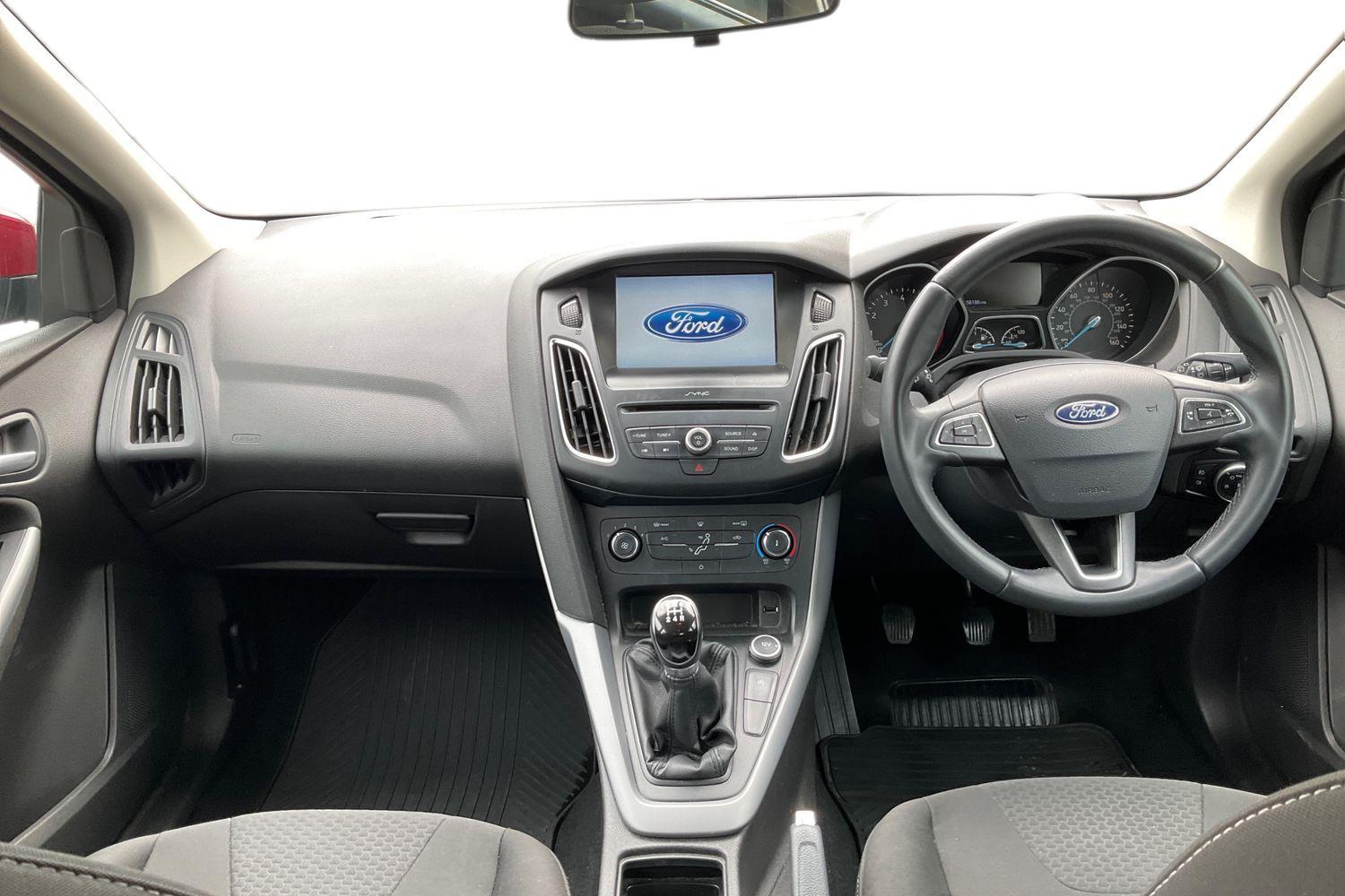 Ford Focus Photo 9