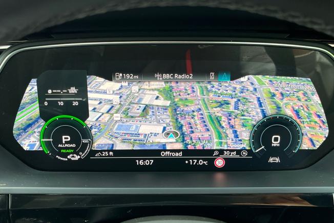 AUDI Q8 E-Tron Photo 32