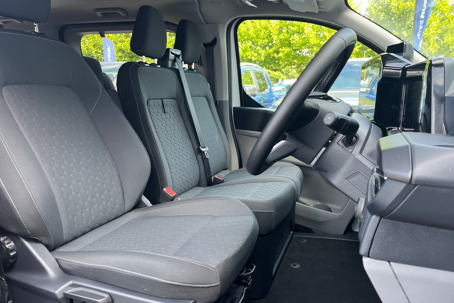 Ford TOURNEO CUSTOM Photo 14