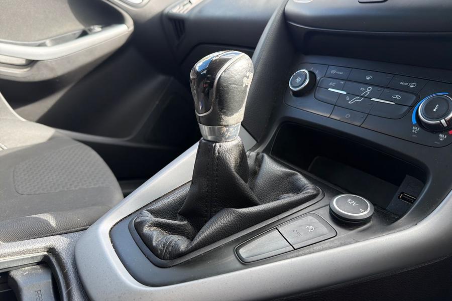 Ford Focus Photo autoimg-e6a1ac33d359d7a08dd7bf4c8fa32d491117494b.jpg