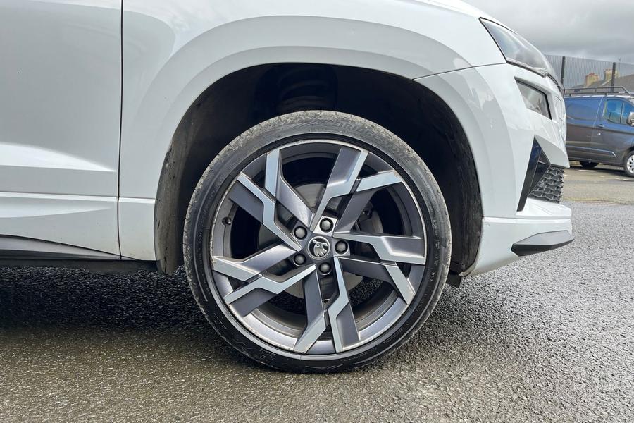 Skoda KAROQ Photo autoimg-e6a76f82b85d1e4bf628b2b6291097d1d359cd83.jpg