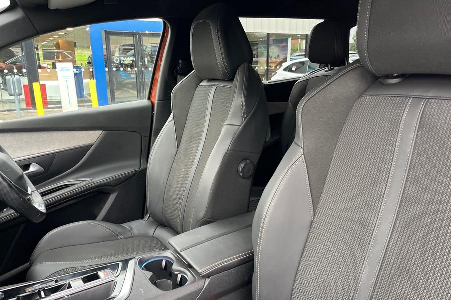 Peugeot 5008 Photo autoimg-e6a982efa11ed2b91e369d1e8635544e5d3cf89f.jpg
